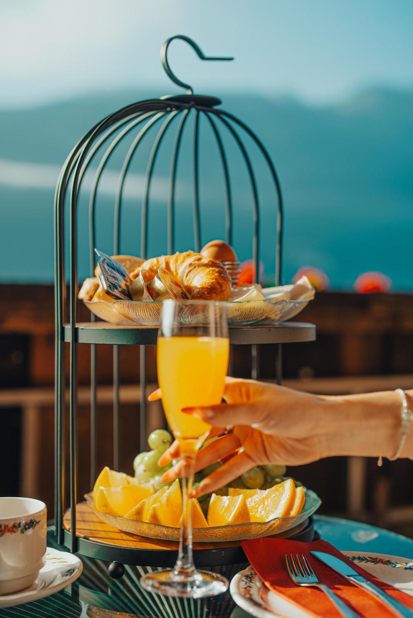 Hotel Wildbach Brienz เบรียนส์ ภายนอก รูปภาพ