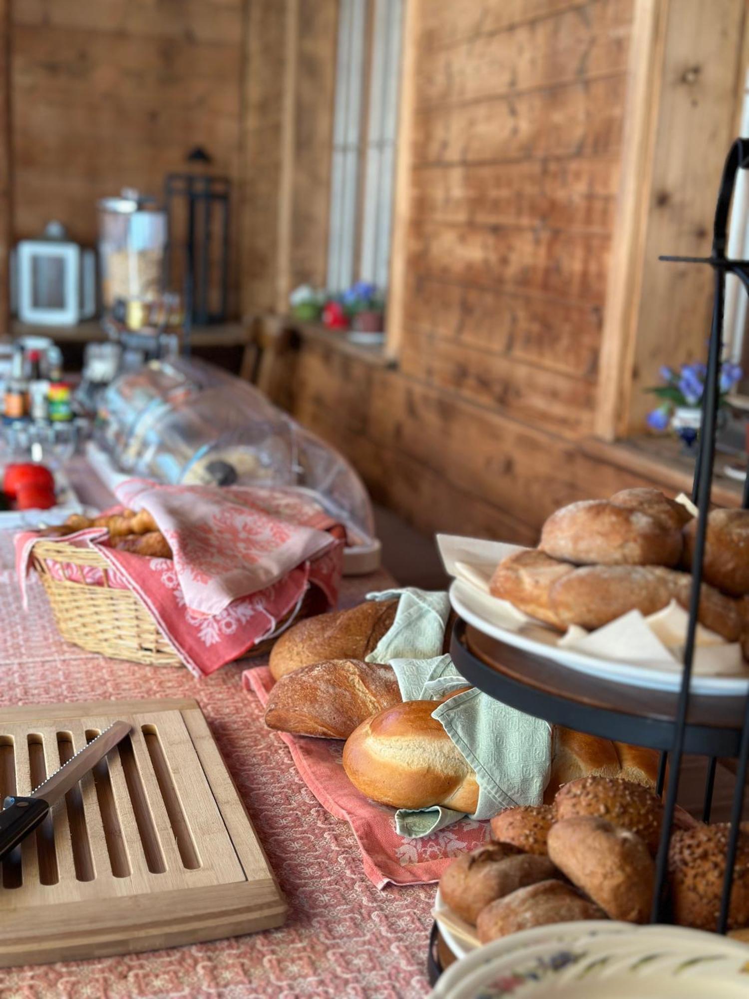 Hotel Wildbach Brienz เบรียนส์ ภายนอก รูปภาพ