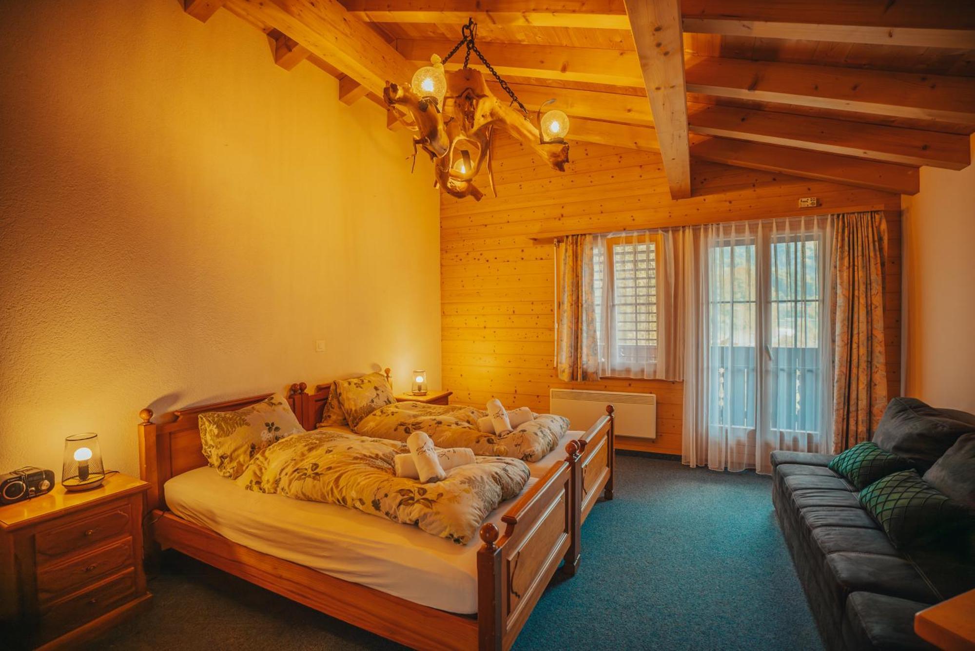 Hotel Wildbach Brienz เบรียนส์ ภายนอก รูปภาพ