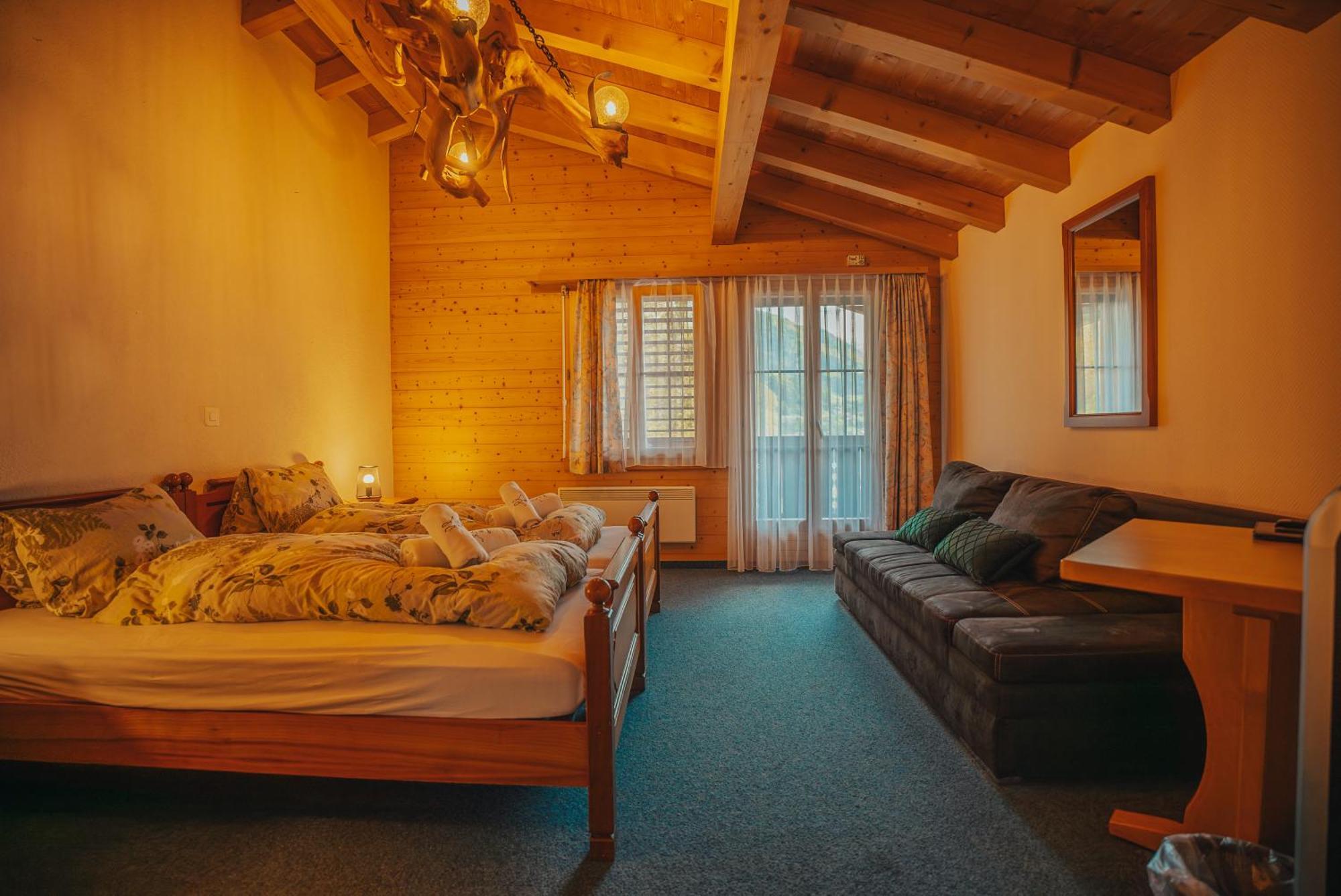 Hotel Wildbach Brienz เบรียนส์ ภายนอก รูปภาพ