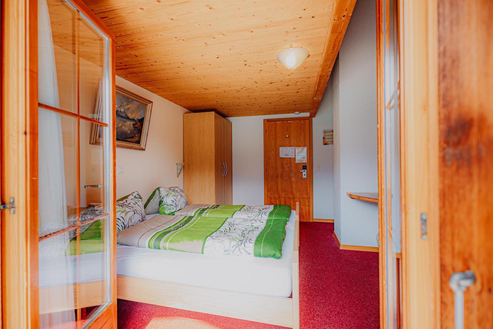 Hotel Wildbach Brienz เบรียนส์ ภายนอก รูปภาพ