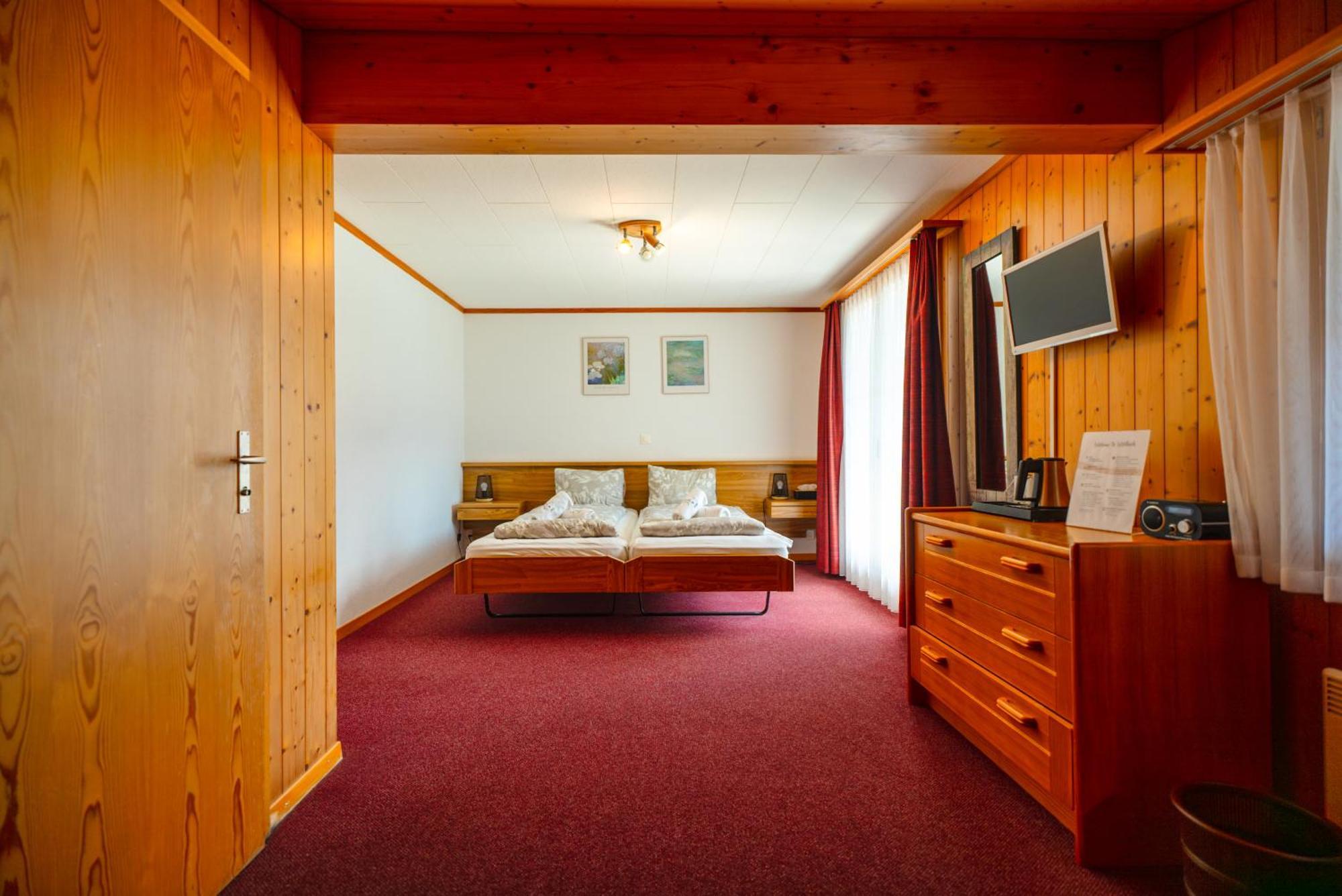 Hotel Wildbach Brienz เบรียนส์ ภายนอก รูปภาพ