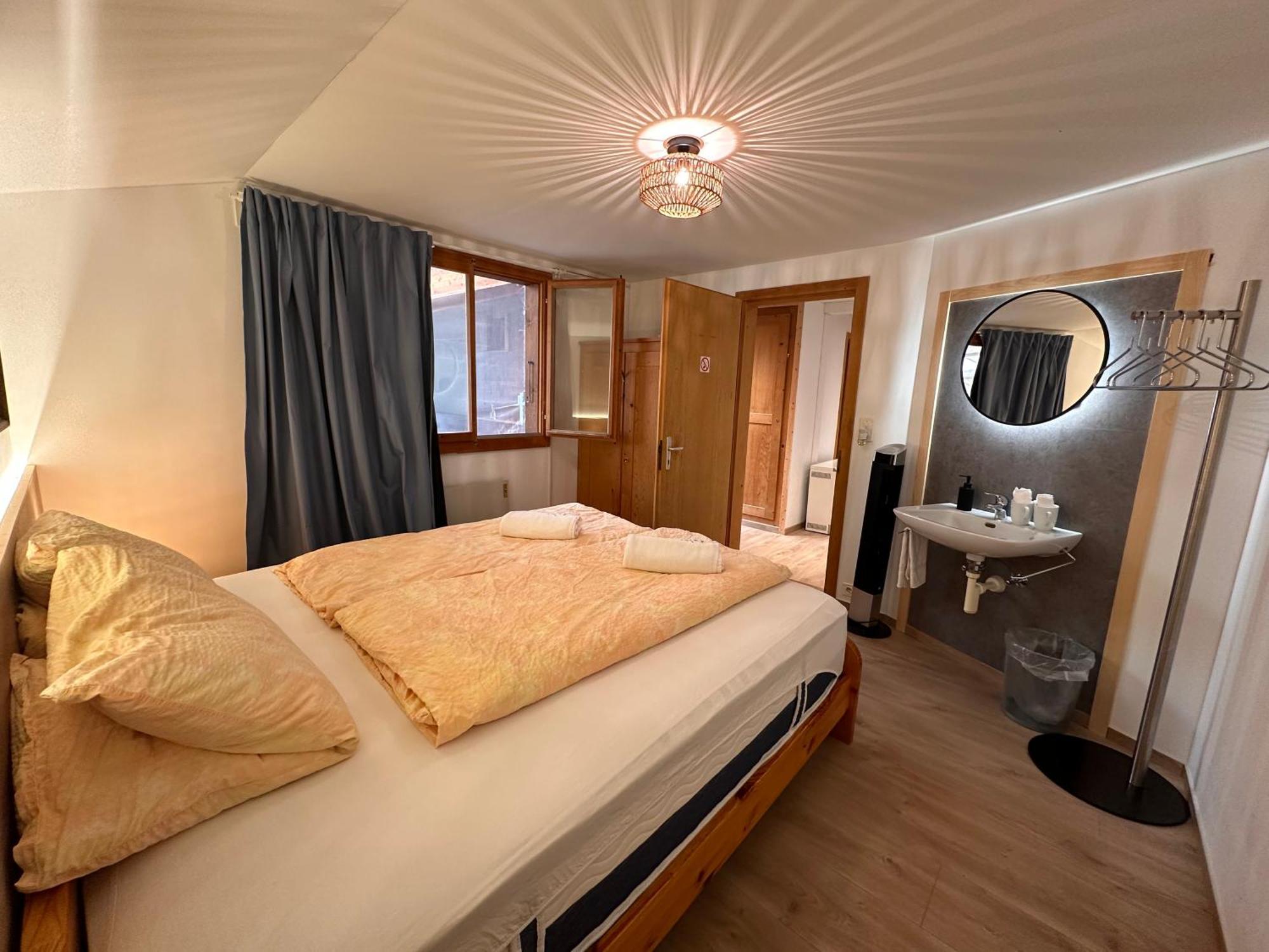 Hotel Wildbach Brienz เบรียนส์ ภายนอก รูปภาพ