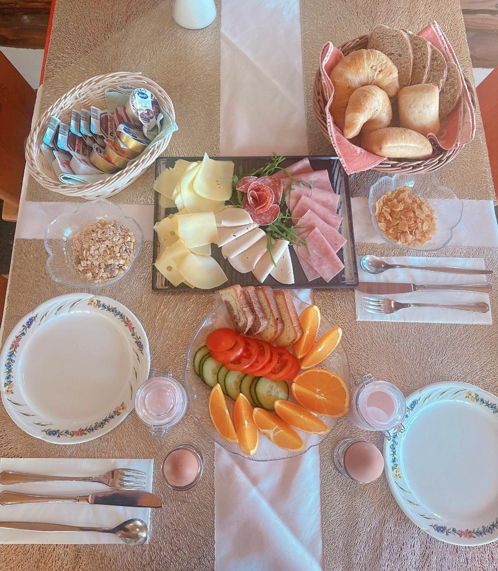 Hotel Wildbach Brienz เบรียนส์ ภายนอก รูปภาพ